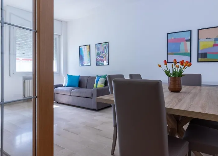 Guesthost - Darsena Luminous & Cozy דירה