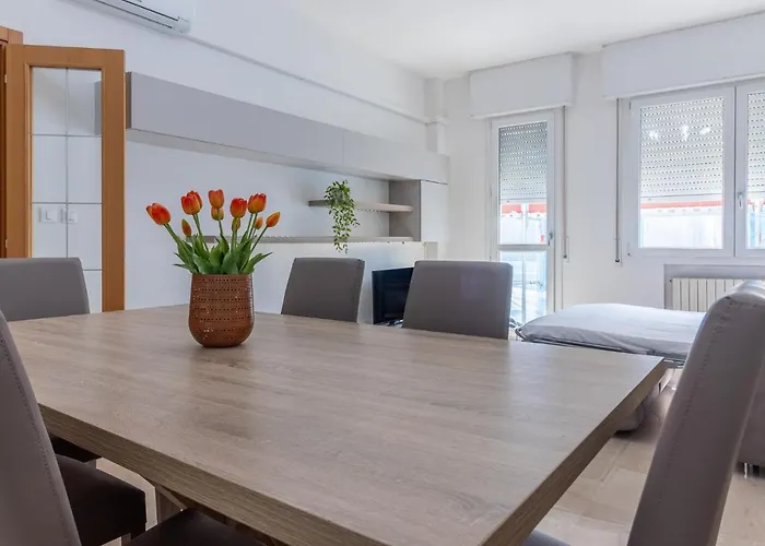 דירה Guesthost - Darsena Luminous & Cozy