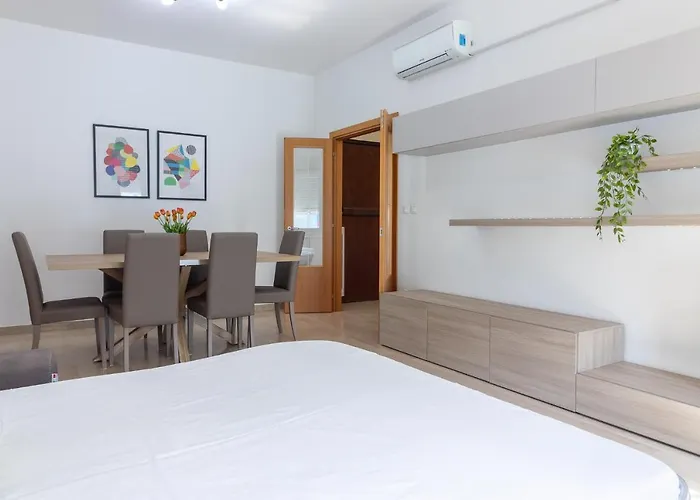 דירה Guesthost - Darsena Luminous & Cozy פררה