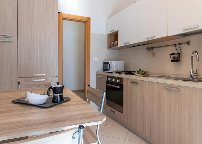 Guesthost - Darsena Luminous & Cozy * Φεράρα